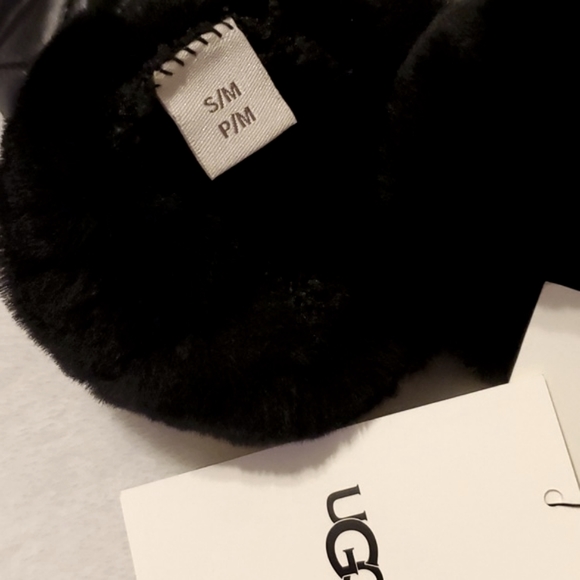 UGG Faux Fur Trim Leather Quited Gloves - Picture 3 of 5